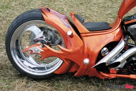 Motorcycle-Mojo_10_Boots-Bike
